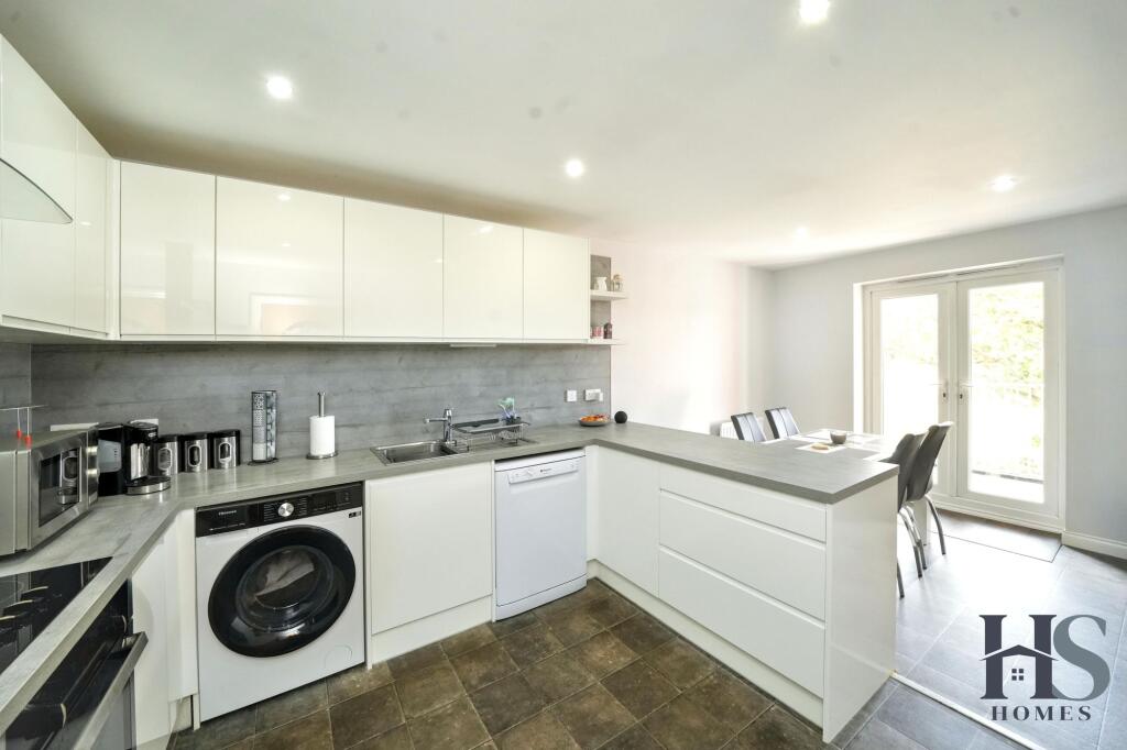 Apartment in Birmingham, Sutton Coldfield - View 5