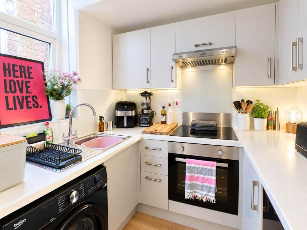 Apartment in Tonbridge - View 3