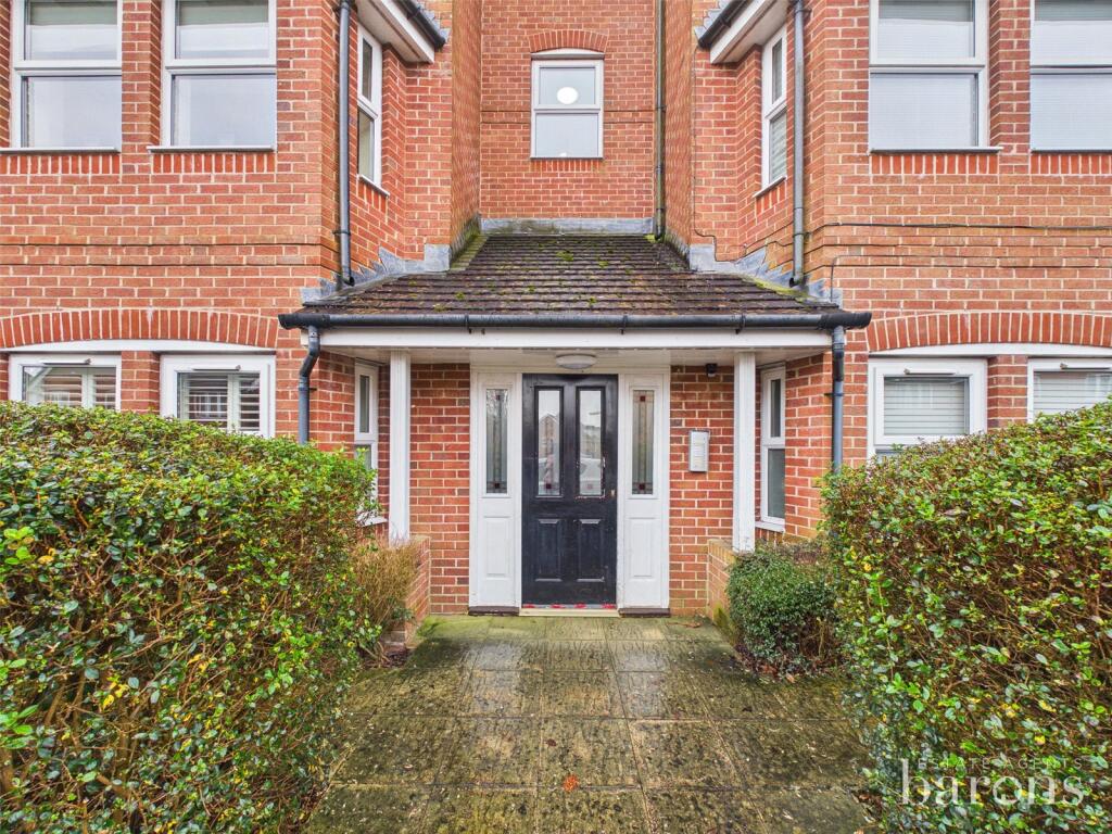 2-bed flat on Oceana Crescent, Beggarwood, Basingstoke, Hampshire, RG22, £210,000