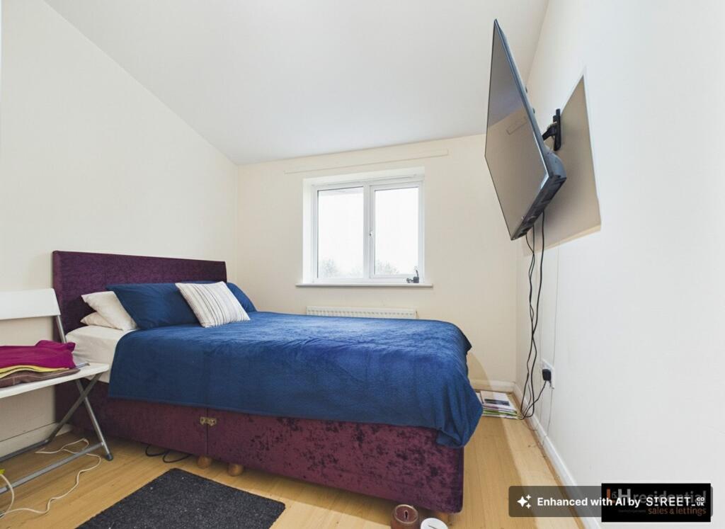 House in Watford - View 5
