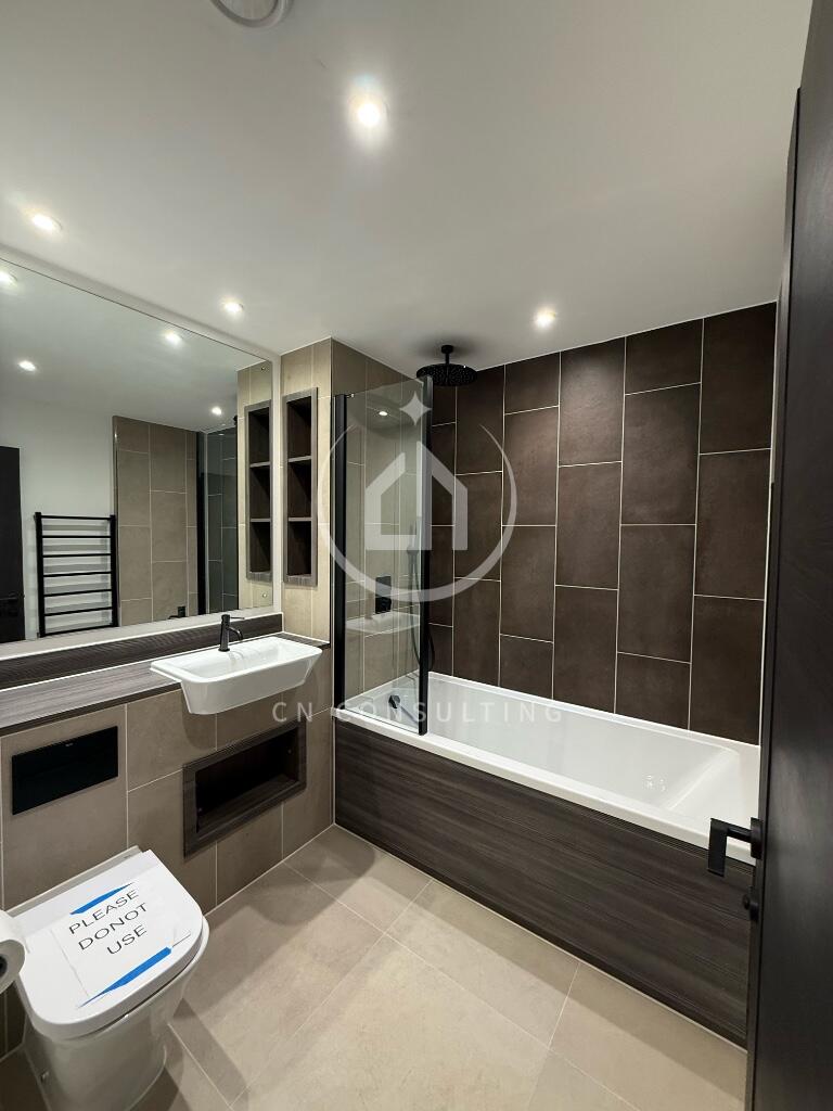 Apartment in Birmingham, West Midlands - More