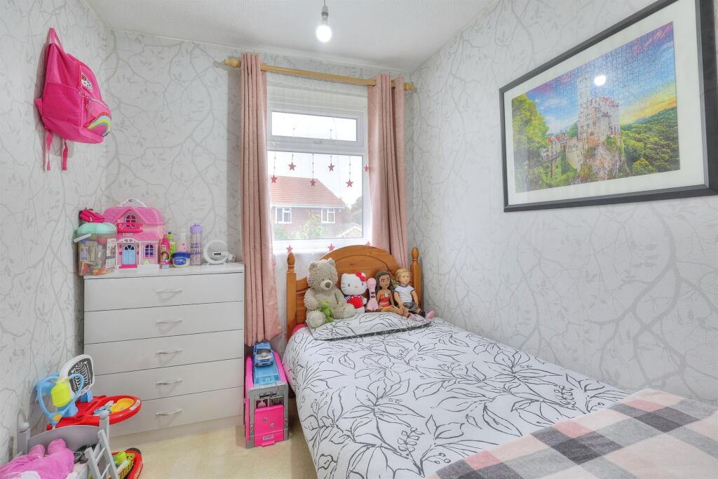 Elton Close, Northampton - More