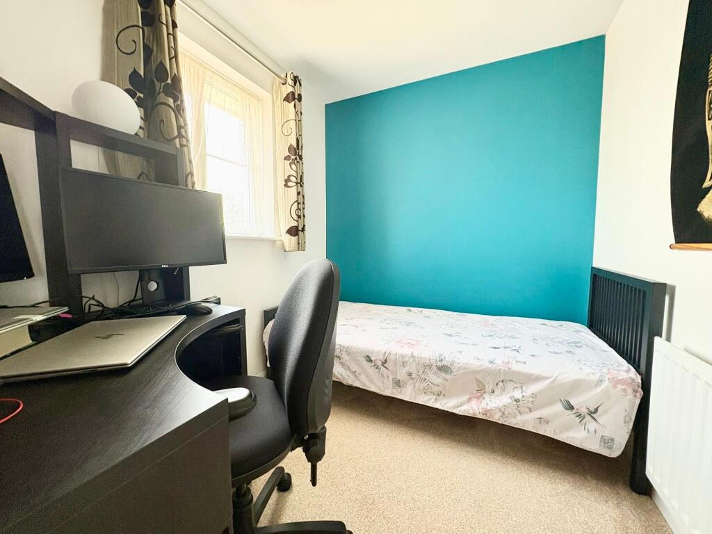 3 bedroom end of terrace house for rent
