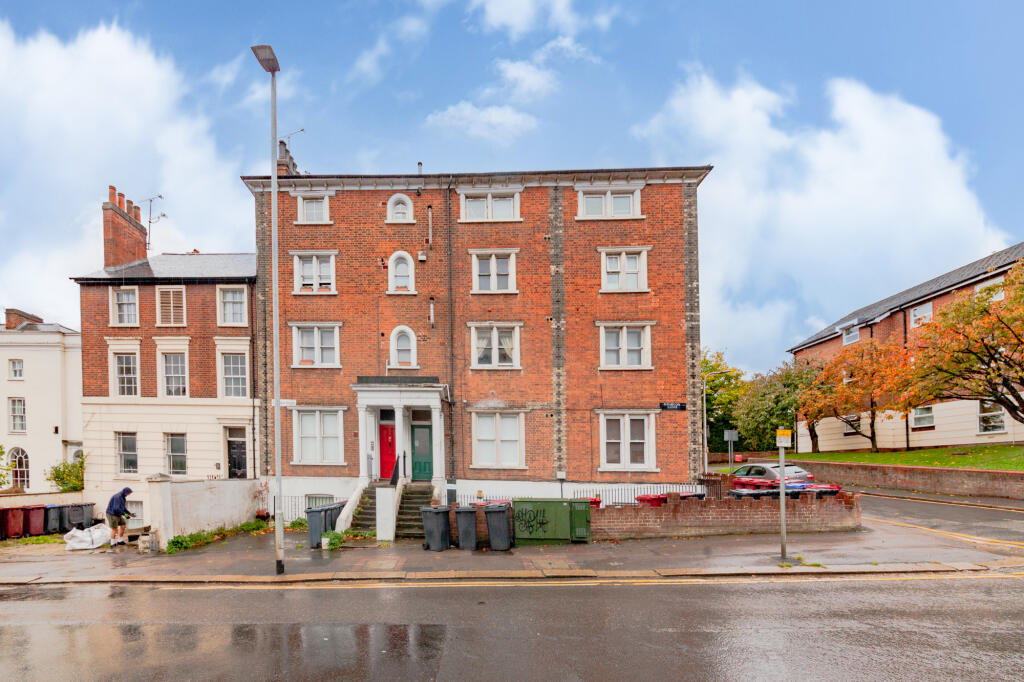 Main image of property: Castle Hill, Reading, Berkshire