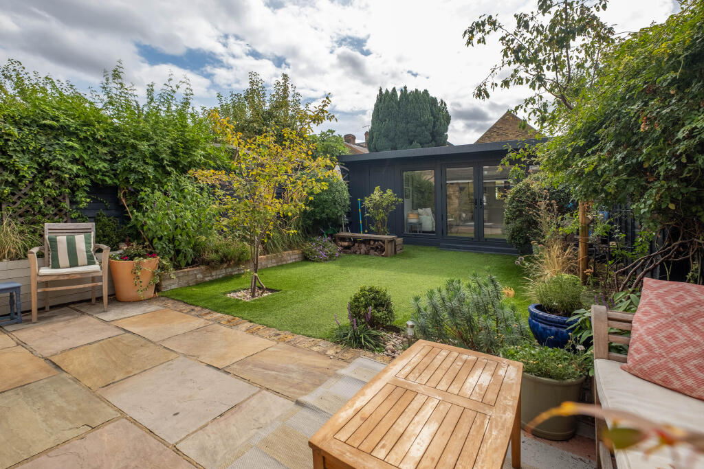 House in Kingston upon Thames - View 4