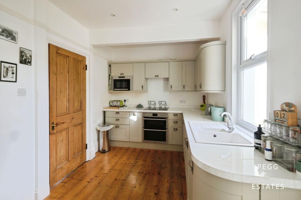 House in Torquay, Torbay - View 5