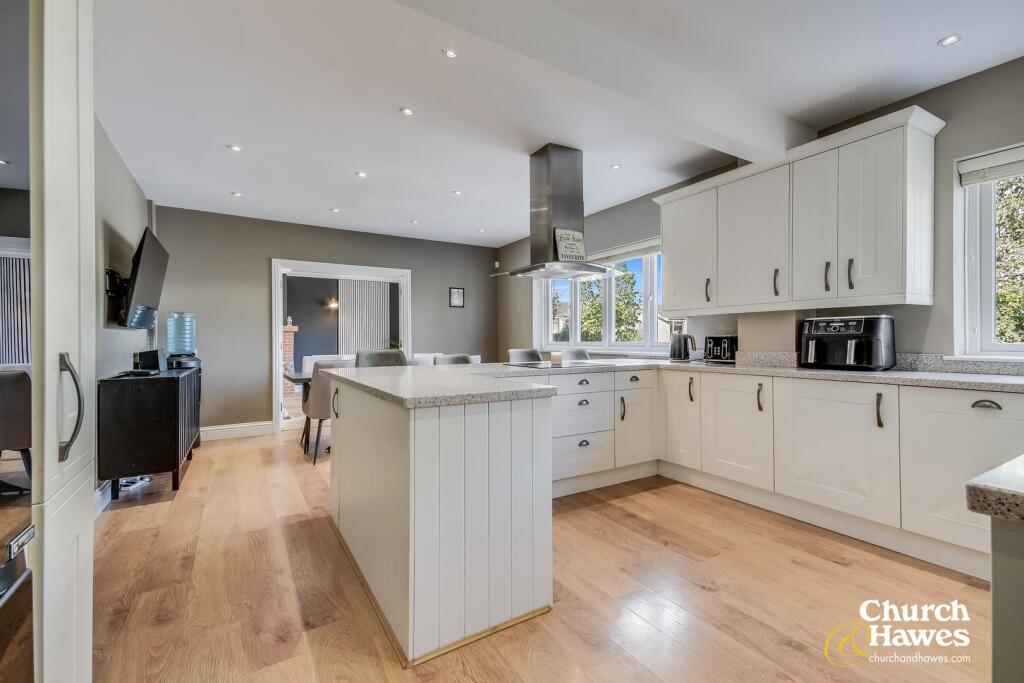 House in Maldon, Southminster - More