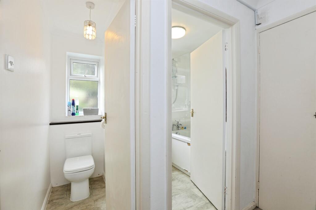 Apartment in Tunbridge Wells, Kent - View 4