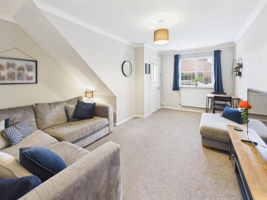 Justicia Way, Up Hatherley, Cheltenham photo 2