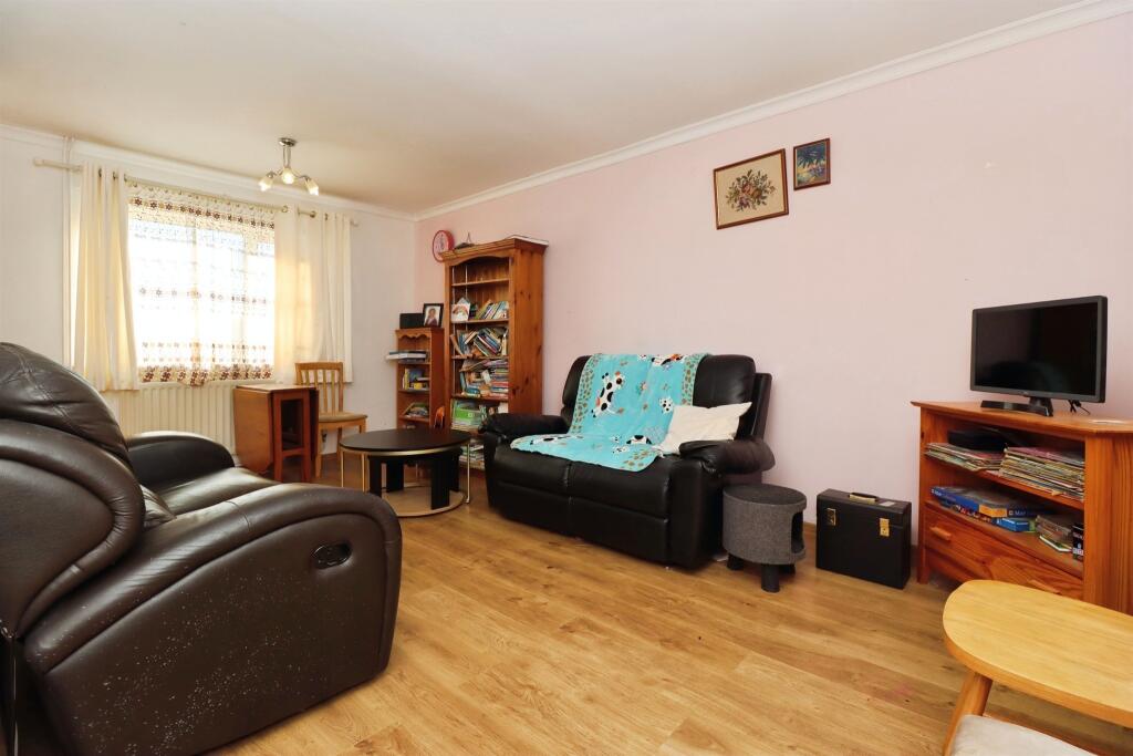 House in Desborough, North Northamptonshire - View 5