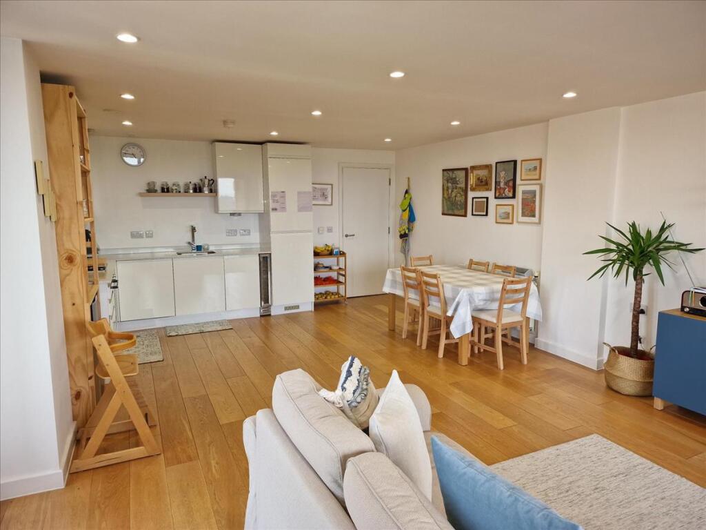 335/337 Bromley Road, London, SE6 photo 4