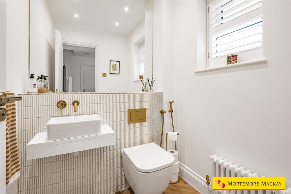 House in London, Oakwood, Southgate - View 5