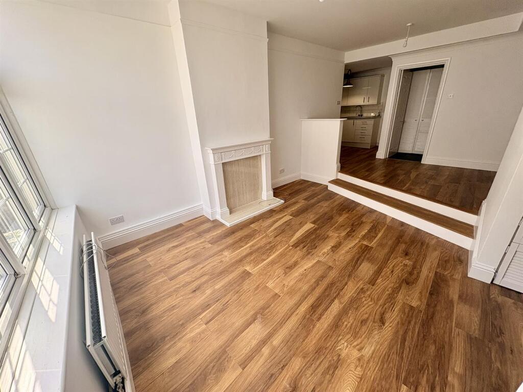 Apartment in Portsmouth, Old Portsmouth - View 5