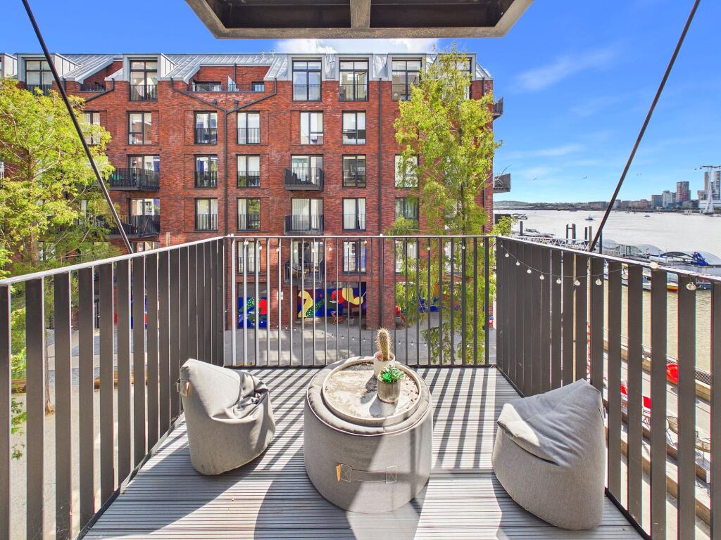 Apartment in London - More