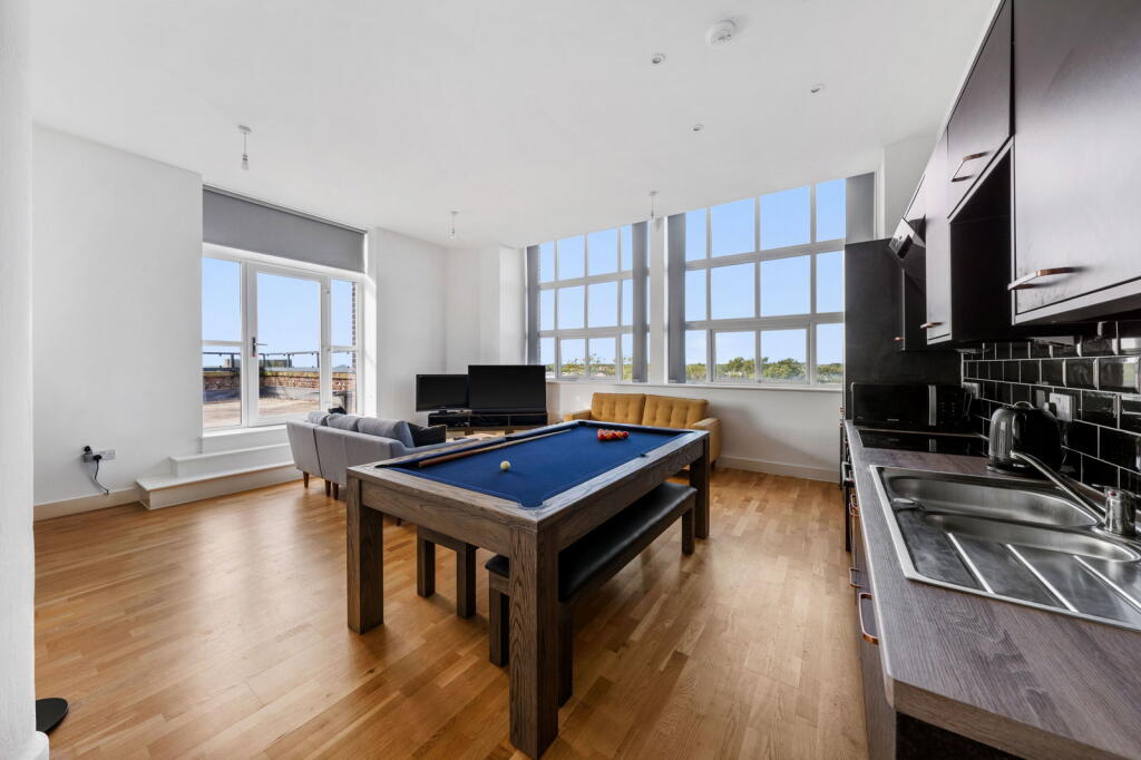 Apartment in Wigan - More