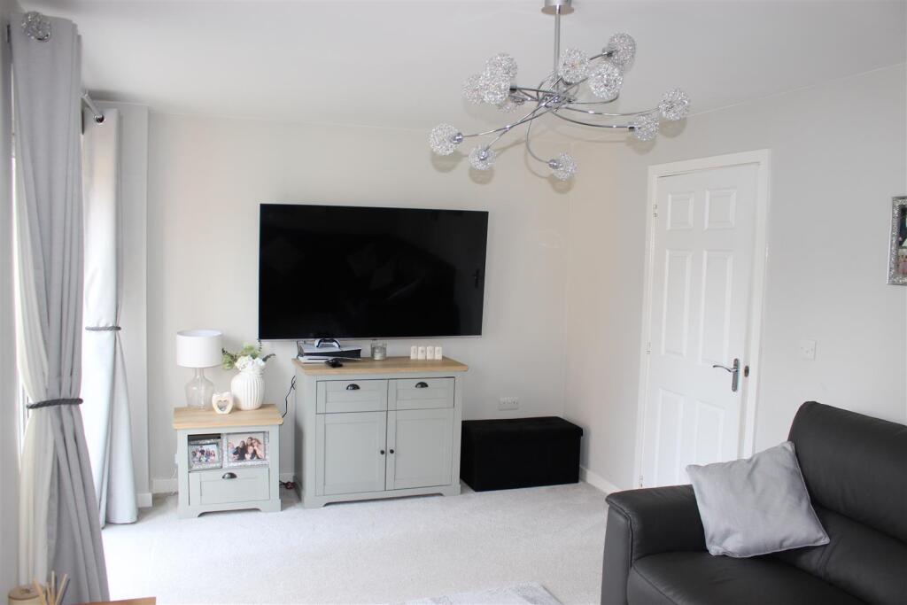Alport Heights Drive, Oakwood, Derby photo 2