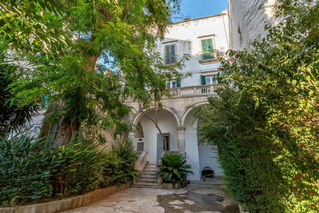Main image of property: Apulia, Taranto, Martina Franca