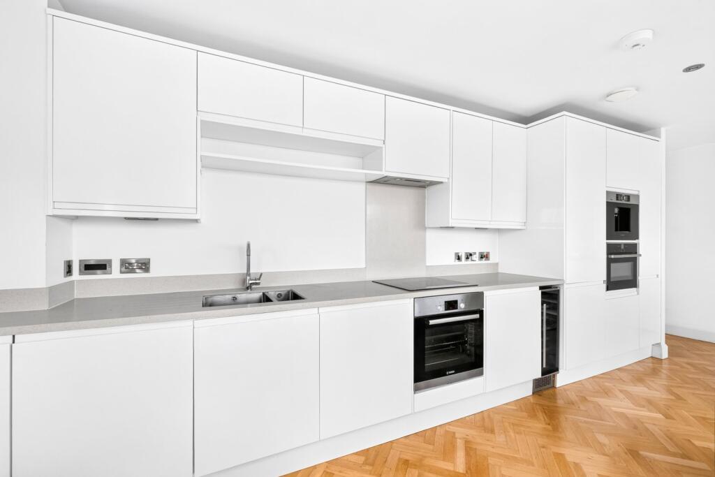 Main image of property: Commercial Road,
Aldgate, E1