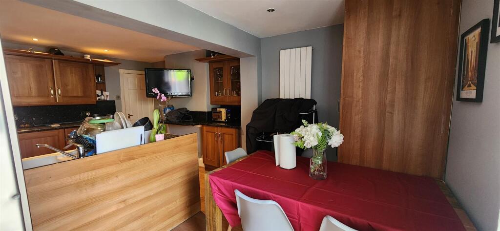 House in Salford, Newtown - More