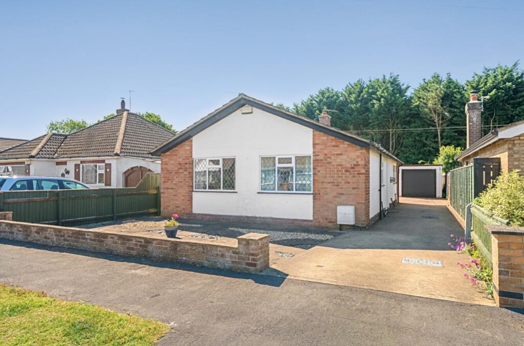 2-bed detached on Coniston Crescent, Humberston, £134,000