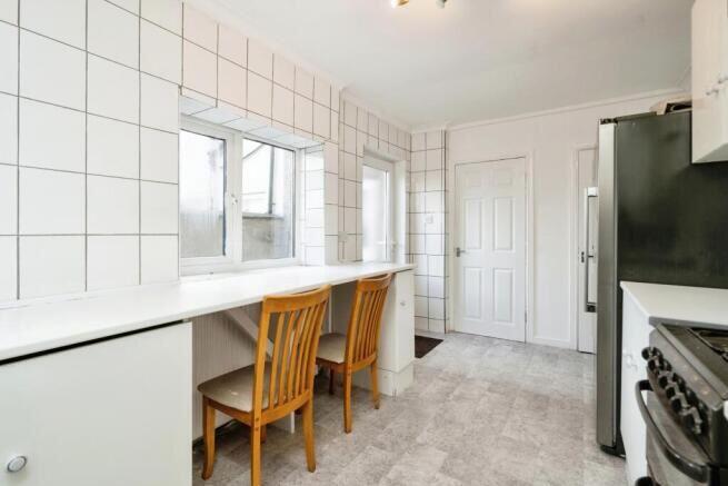124 Walthew Lane, Platt Bridge, Wigan, Lancashire, WN2 5AW photo 3