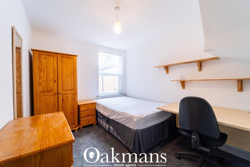 6 bedroom house for rent