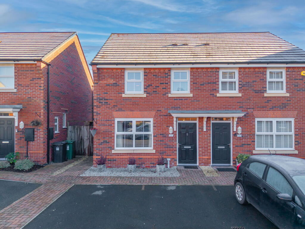 Main image of property: Edgefield Close, Redditch, B98 7WB