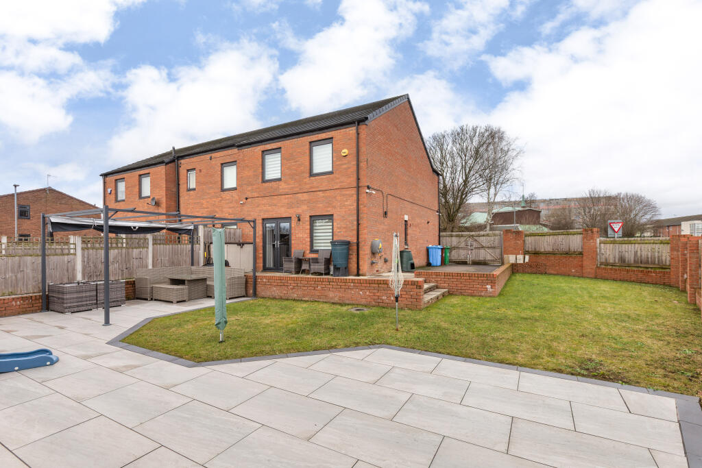 54, Farnborough Road photo 4