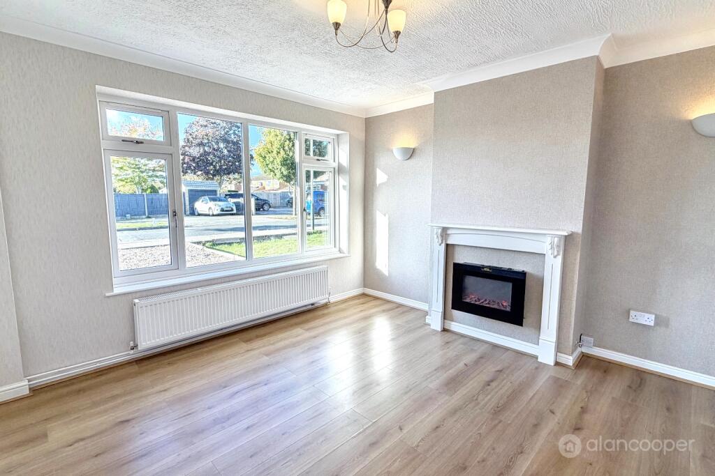 House in Nuneaton and Bedworth, St Nicolas Park - More