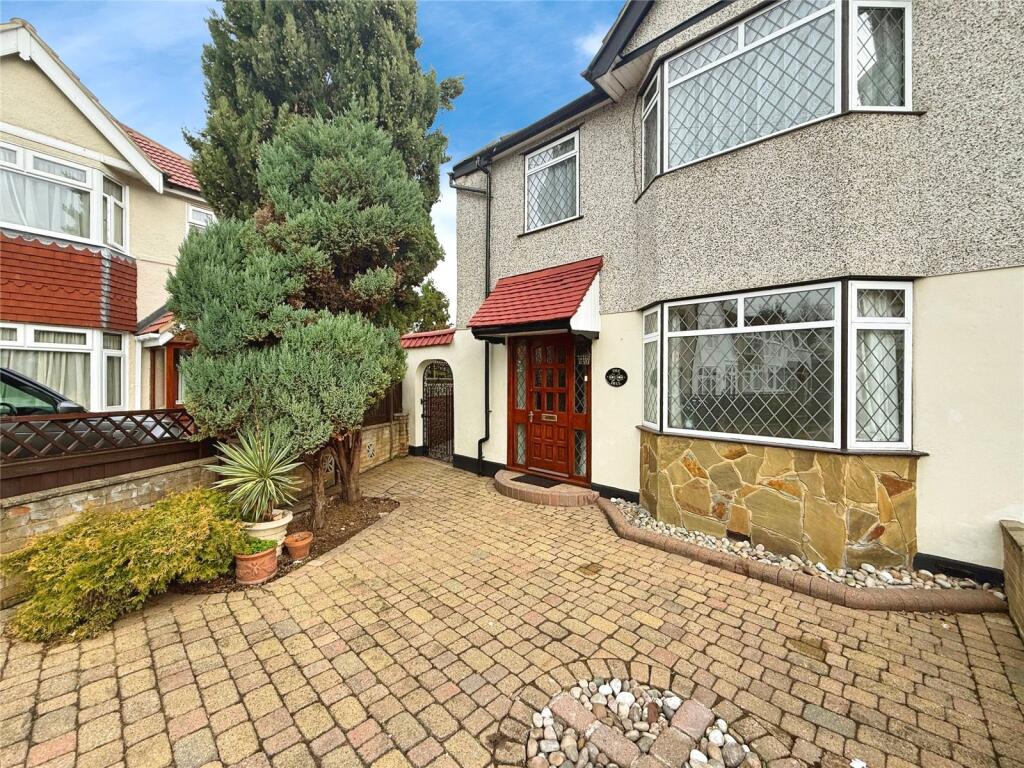 4-bed terraced on The Dell, London, SE2, £600,000