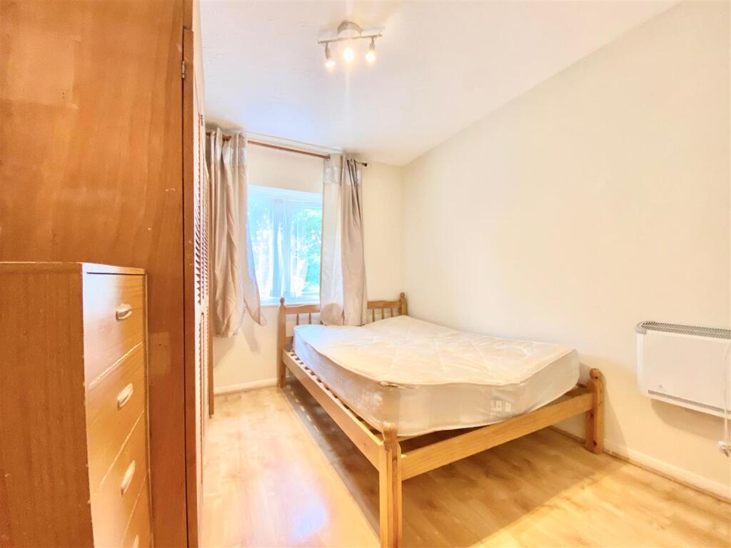 Apartment in London, Grahame Park, Colindale - View 3