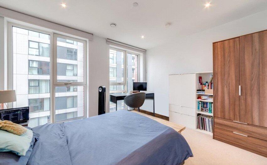 Apartment in London - More