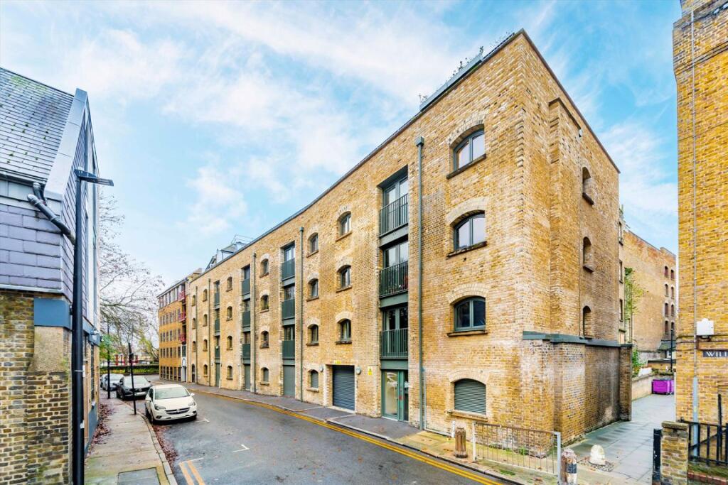 Main image of property: Reardon Path, Wapping