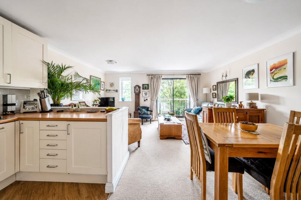 Apartment in Guildford - View 5