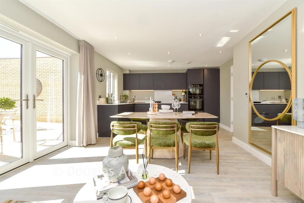4-bed house on The Violet, Kingsley Park, Eagle Close, Billericay, Essex, £829,950