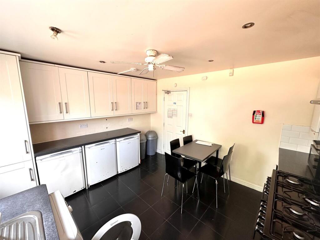 House in Southall - View 3