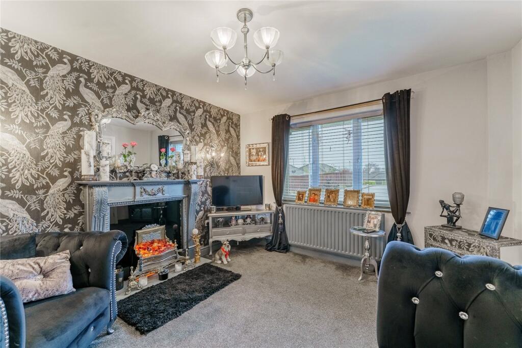 Lavender Way, Hemsworth, Pontefract, West Yorkshire, WF9 photo 3