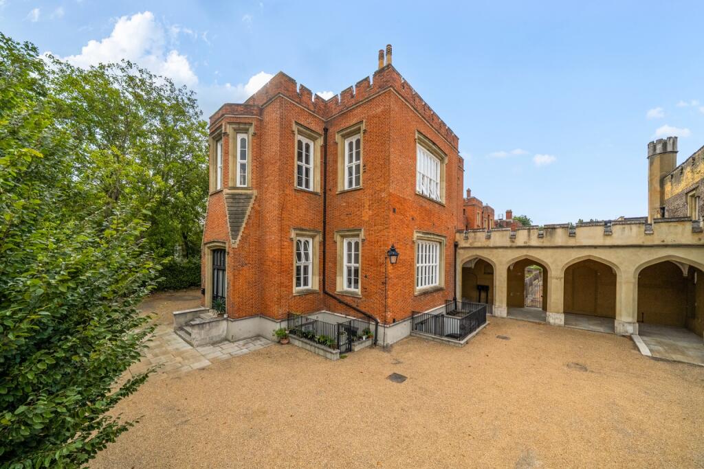 Apartment in London - View 5