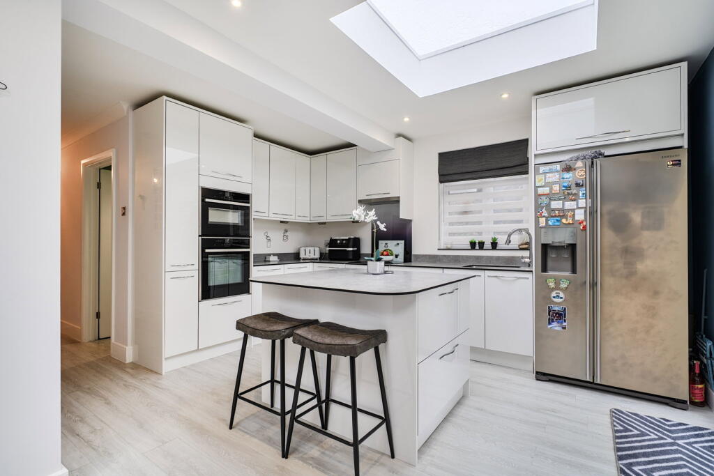 House in Bromley - View 5
