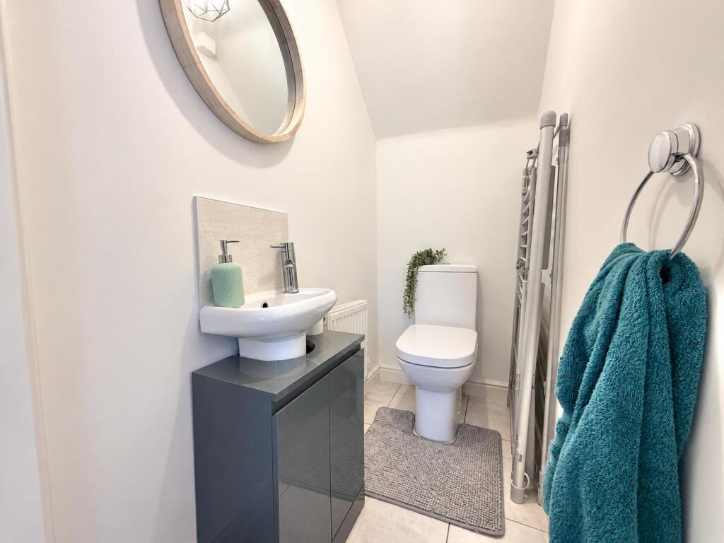 House in Tameside, Greater Manchester - More