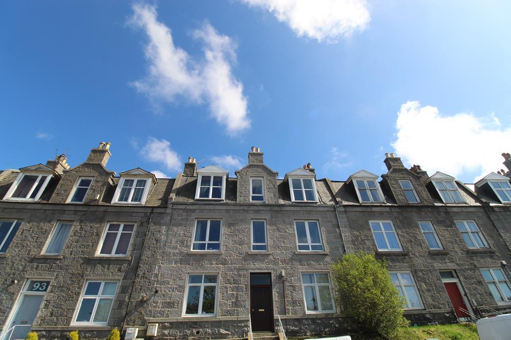 Menzies Road, Top Floor Left, AB11