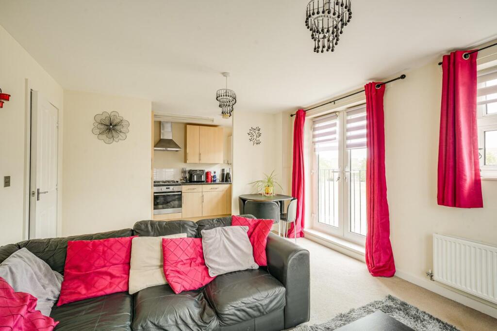 Apartment in Luton - More