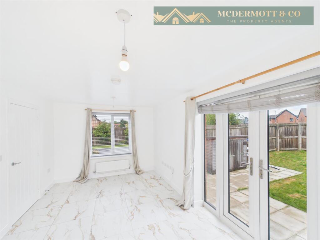 House in Tameside, Fairfield - View 3