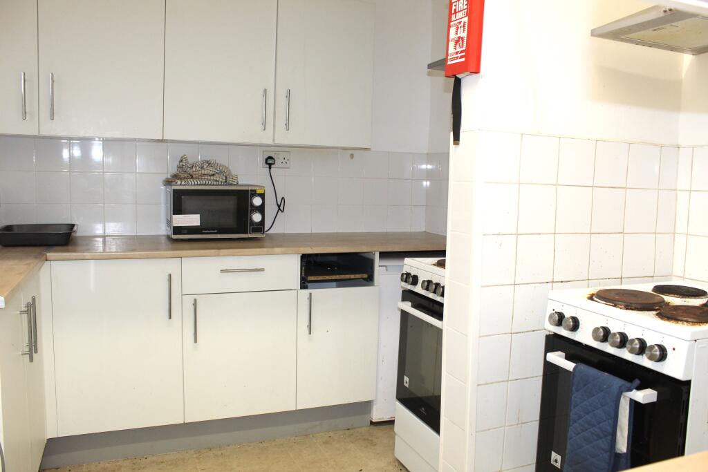 Powderham Crescent, Exeter photo 5