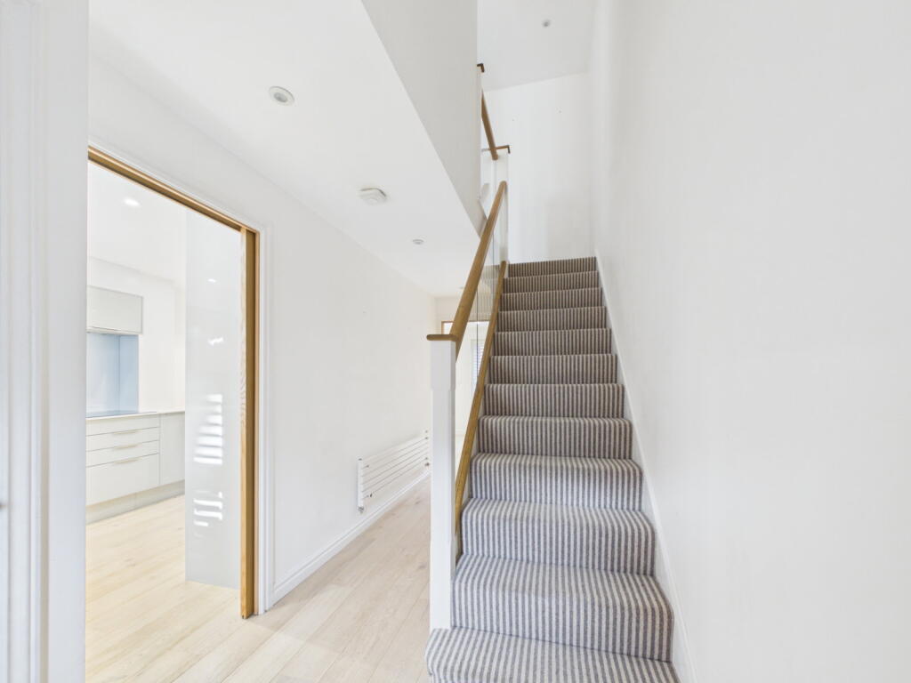 House in Tonbridge - More