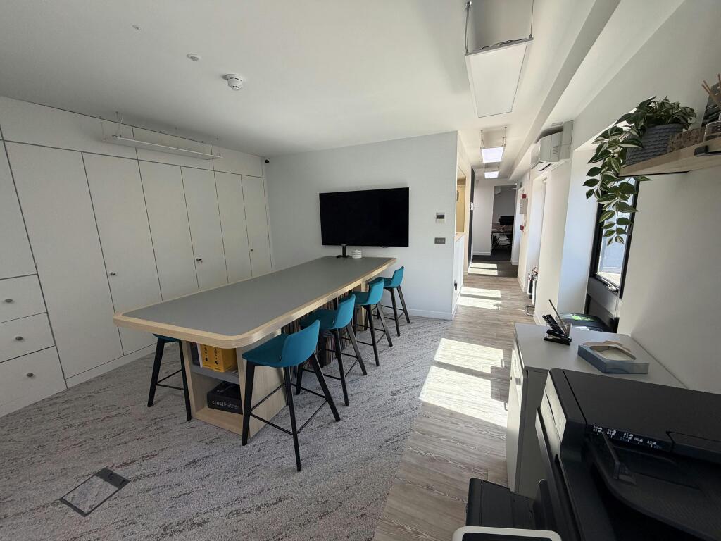 Meeting Space 001.jpg