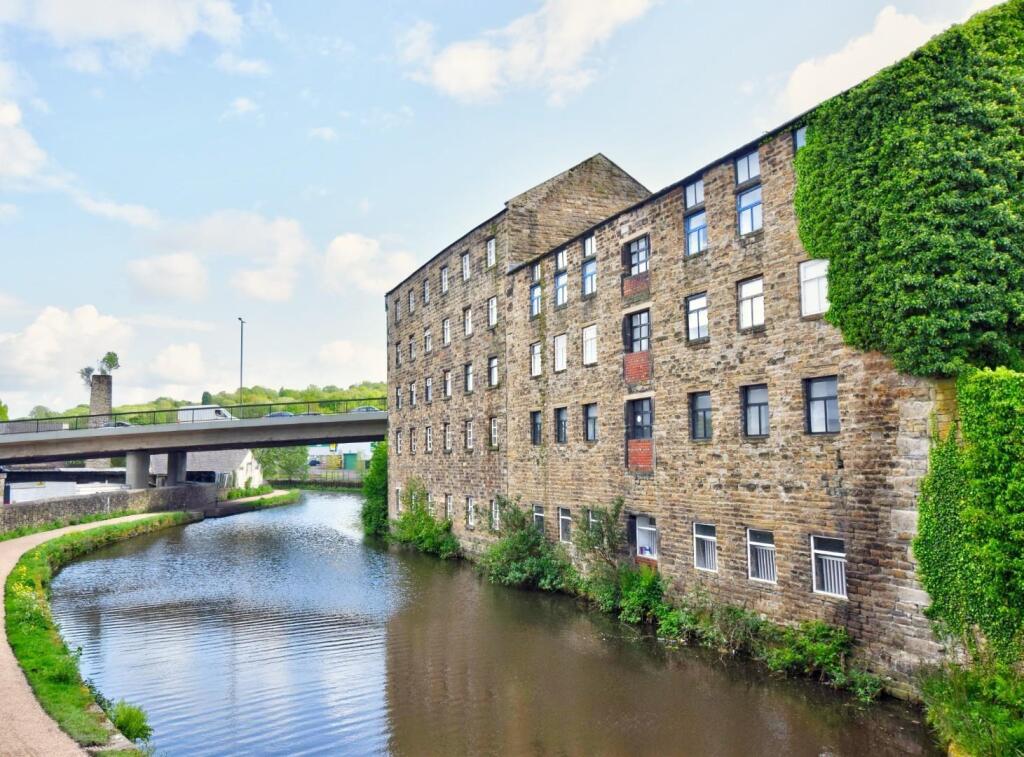 Canalside Loft, Burnley