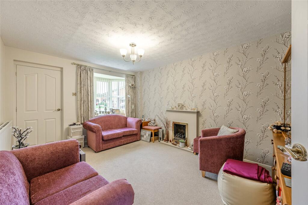 Leybourne Crescent, Wolverhampton, West Midlands, WV9 photo 3