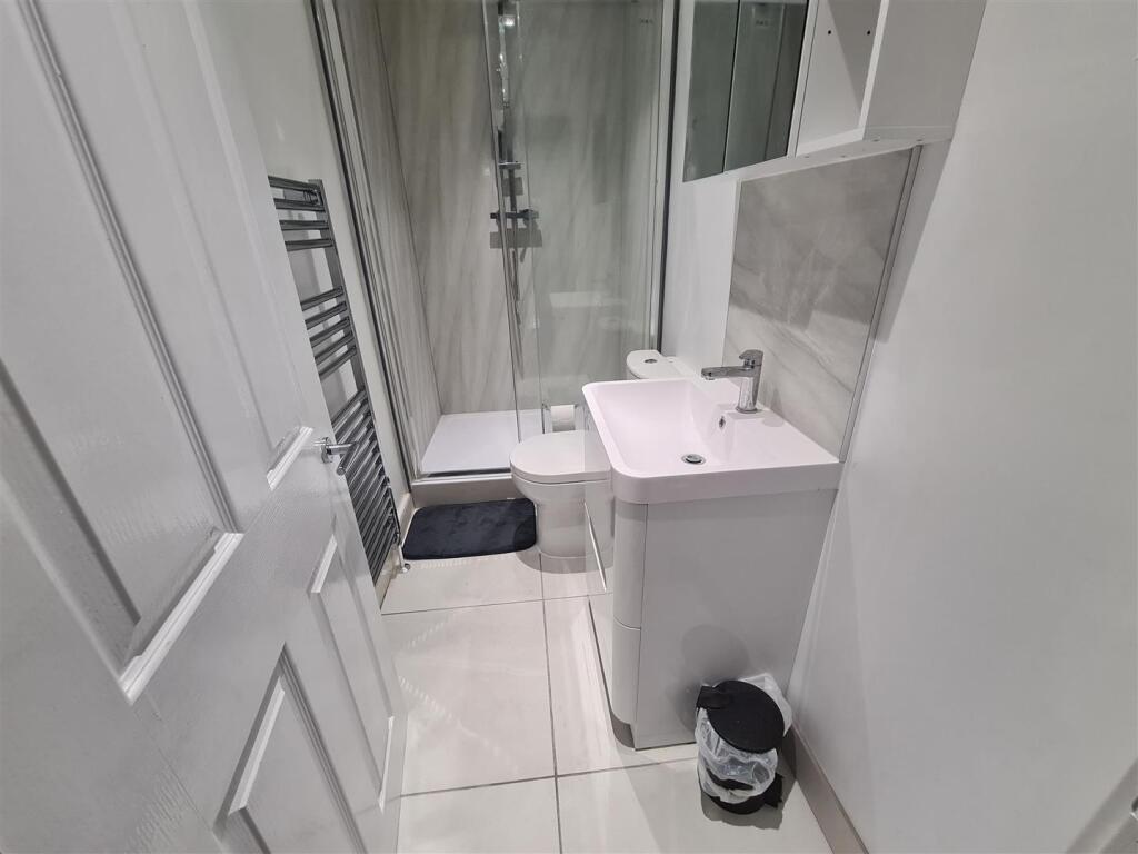 1 bedroom house share for rent