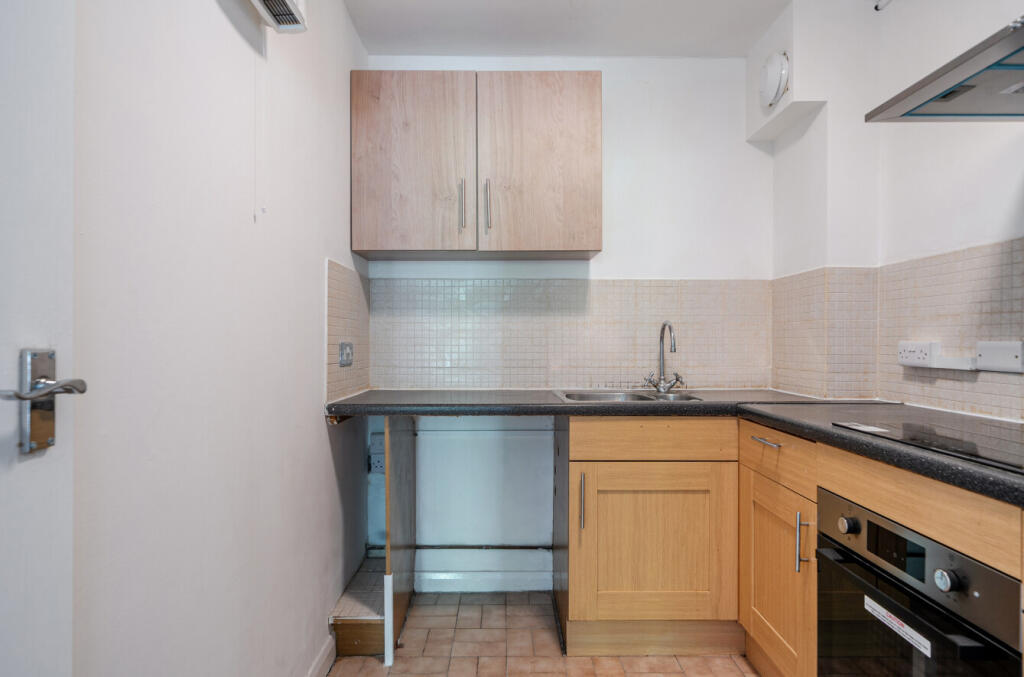 Apartment in Brighton - View 5